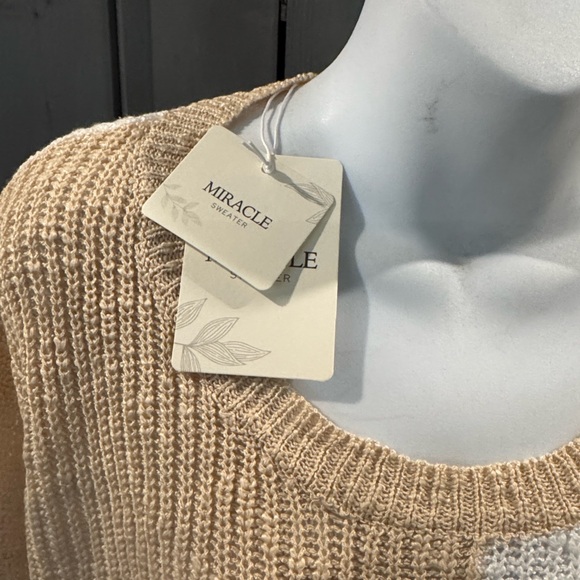 Miracle Beige and White Knit Sweater - Picture 3 of 5